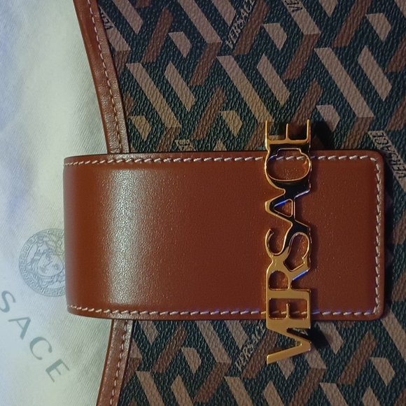 Versace Monogram Greca Coated Canvas Hobo bag w/Greca Printed Compact Zip Wallet - Picture 6 of 16